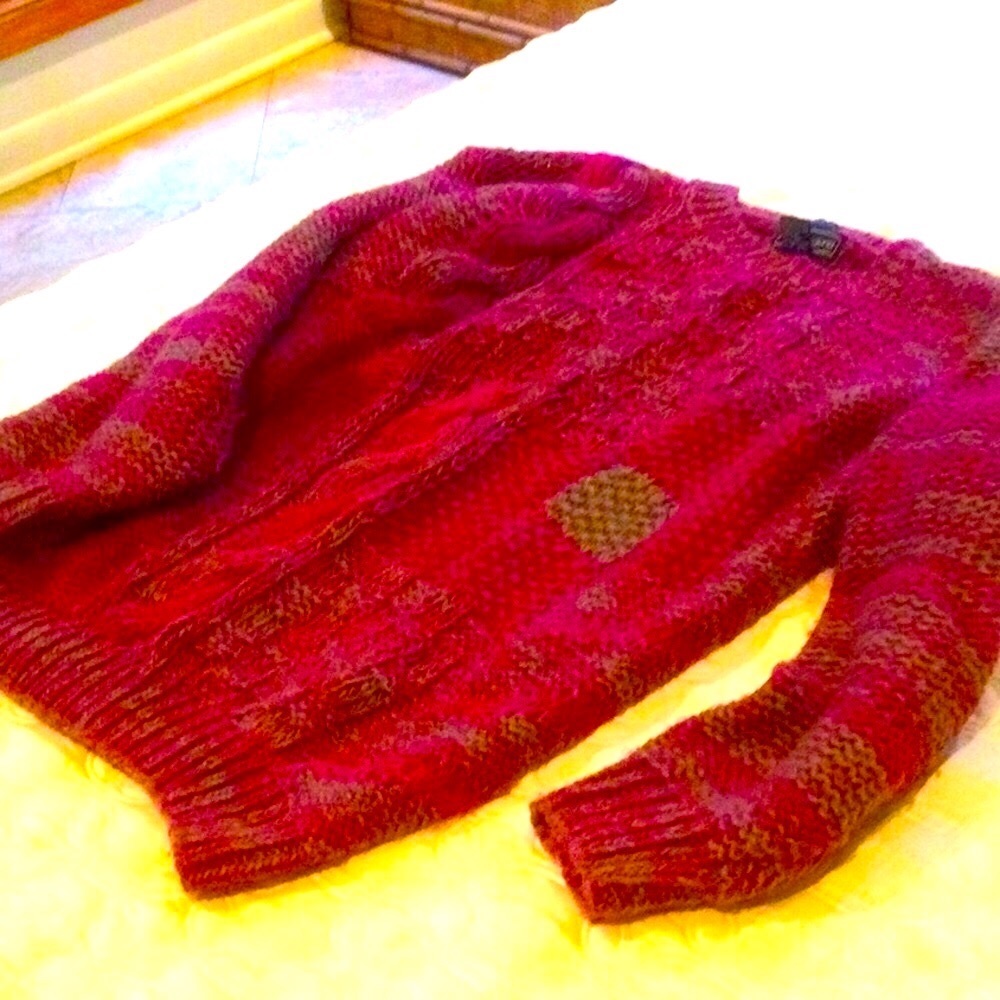 - Vintage mens sweater handmade Peter England
